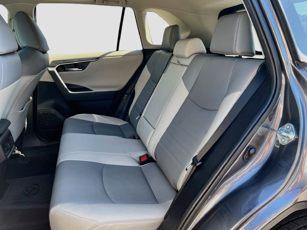 Used 2021 Toyota RAV4 Limited FWD image 30