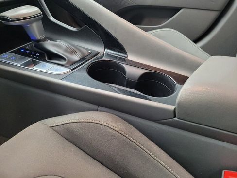 Used 2023 Hyundai Elantra SEL w/ Convenience Package FWD image 26