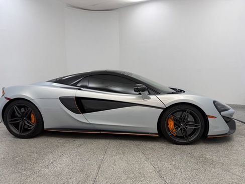 Used 2019 McLaren 570S Spider RWD image 14