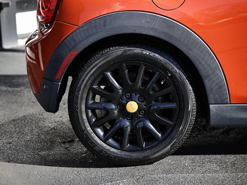 Used 2019 MINI Cooper 2-Door Hardtop w/ Storage Package image 6