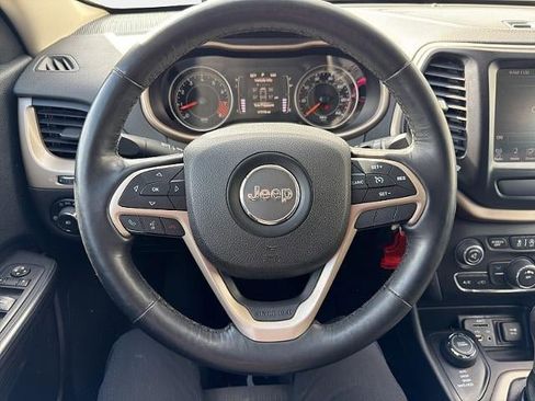Used 2015 Jeep Cherokee Latitude w/ Cold Weather Group AWD/4WD image 22