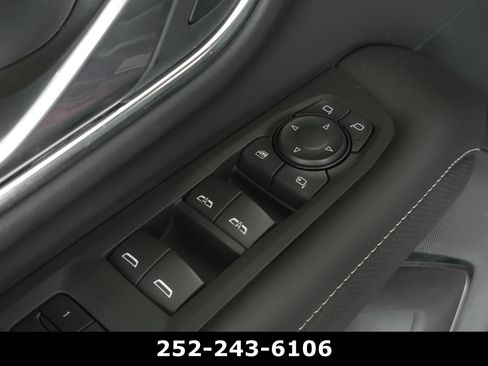 Used 2024 GMC Yukon SLT w/ SLT Luxury Package AWD/4WD image 29