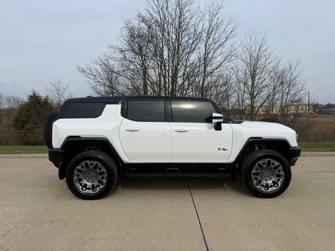 Used 2025 GMC Hummer EV 3X image 2