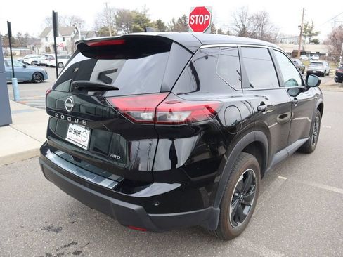 Certified 2025 Nissan Rogue SV AWD/4WD image 6