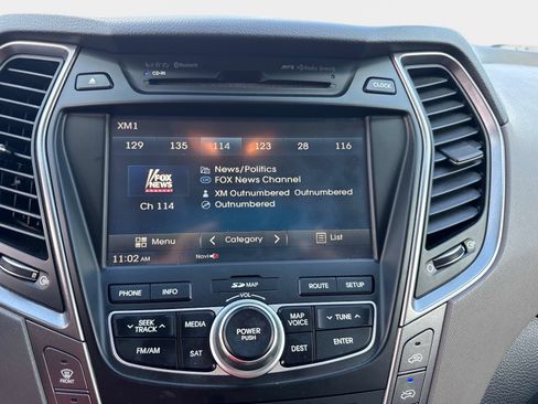 Used 2015 Hyundai Santa Fe Limited w/ Option Group 04 FWD image 19