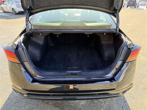 Used 2024 Nissan Altima 2.5 SV image 12