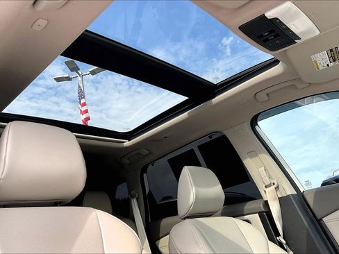 Certified 2023 Nissan Rogue SV w/ SV Premium B Package FWD image 23