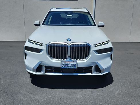 Used 2026 BMW X7 xDrive40i w/ Premium Package AWD/4WD image 5
