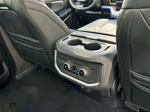 Certified 2025 Ford Expedition Max Platinum image 22