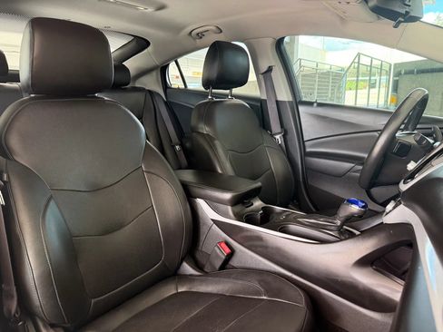 Used 2016 Chevrolet Volt LT w/ Comfort Package FWD image 21