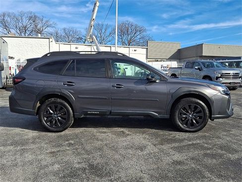 Used 2023 Subaru Outback Onyx Edition image 7