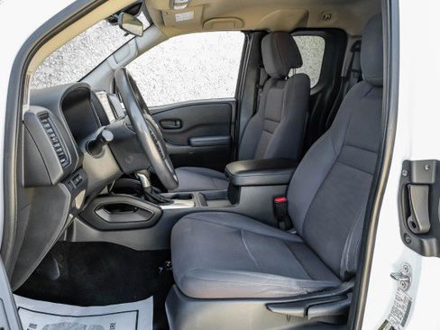 Used 2022 Nissan Frontier S image 3