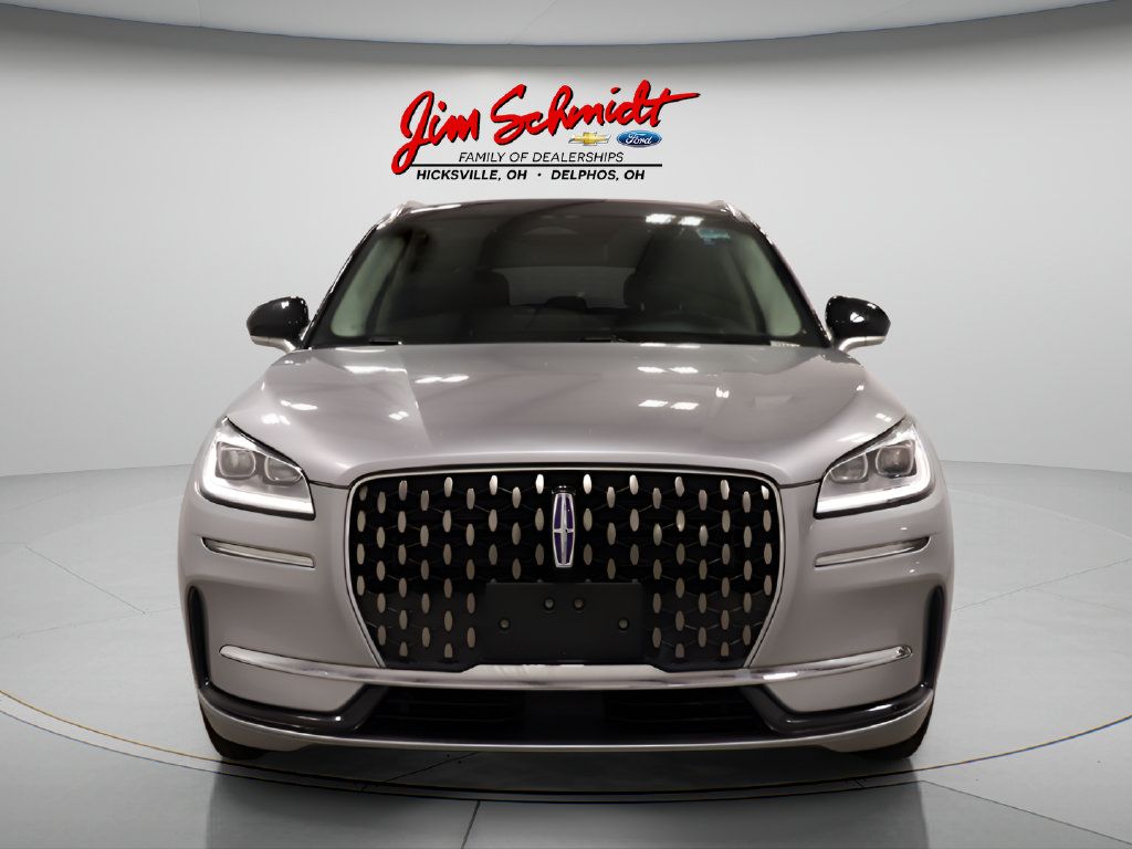 Used 2024 Lincoln Corsair Grand Touring AWD/4WD image 3