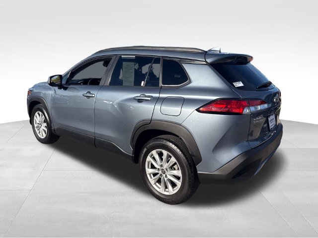 Used 2023 Toyota Corolla Cross LE FWD image 3