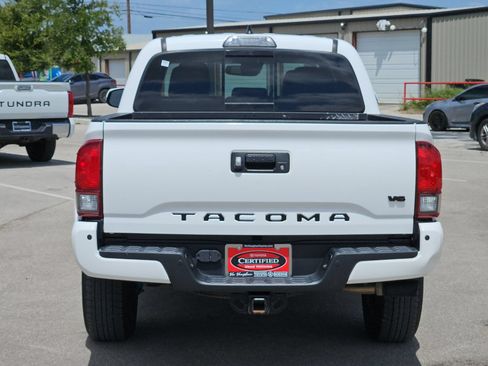 Certified 2019 Toyota Tacoma TRD Sport RWD image 4