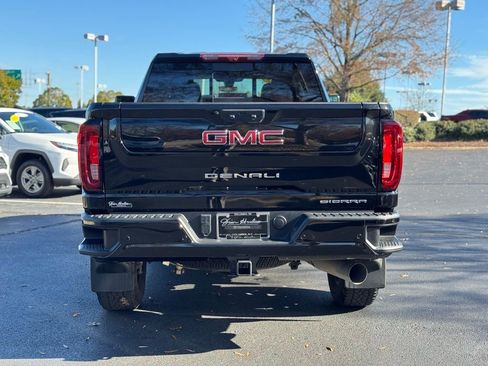 Used 2022 GMC Sierra 2500 Denali w/ Denali Black Diamond Edition image 9