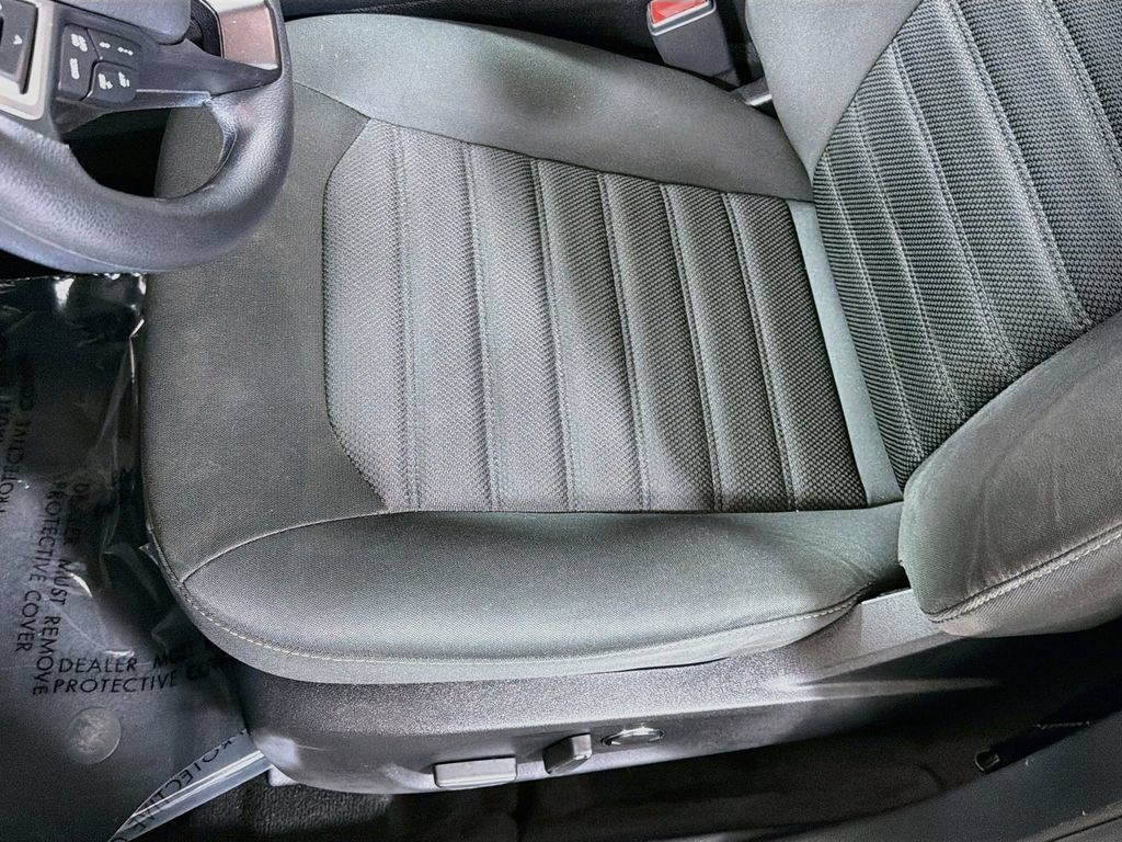 Used 2019 Ford Fusion SE FWD image 20