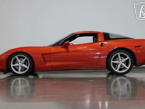 Used 2011 Chevrolet Corvette Coupe w/ 1LT image 39