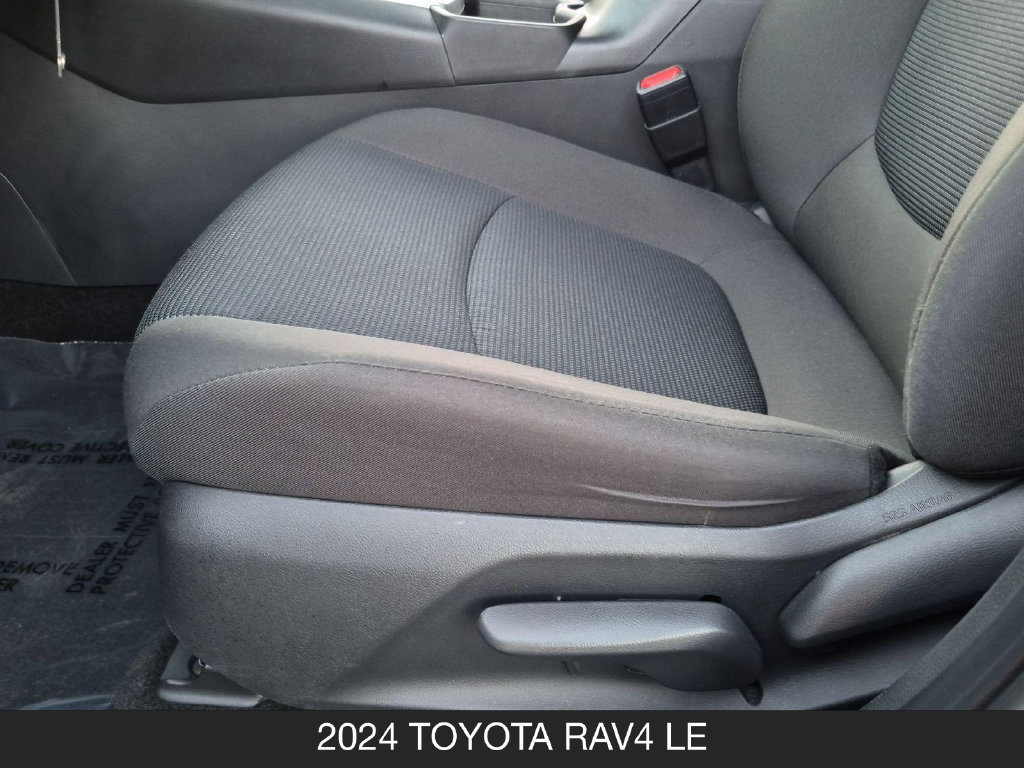 Used 2024 Toyota RAV4 LE AWD/4WD image 15