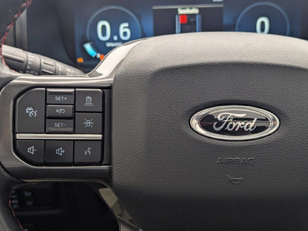 Used 2023 Ford Expedition Limited AWD/4WD image 16