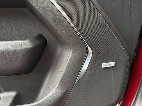 Used 2024 GMC Yukon SLT w/ SLT Luxury Package image 40