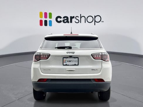 Used 2022 Jeep Compass Latitude w/ Convenience Group AWD/4WD image 4