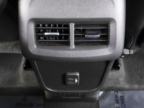 Used 2022 GMC Terrain SLT image 23