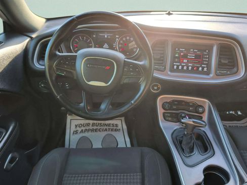 Used 2019 Dodge Challenger SXT image 13