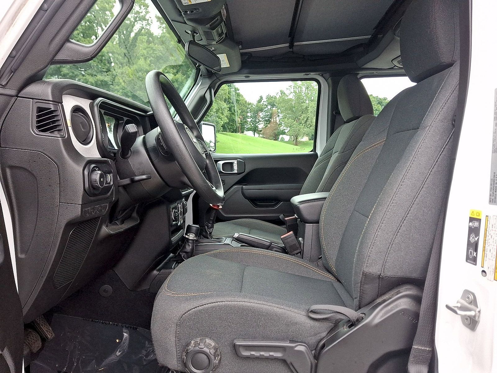 Used 2025 Jeep Wrangler Unlimited Sport AWD/4WD image 11