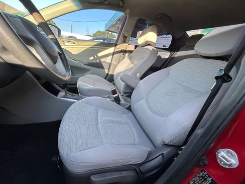Used 2017 Hyundai Accent SE FWD image 4