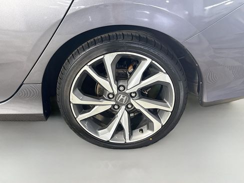 Used 2019 Honda Civic Touring image 37