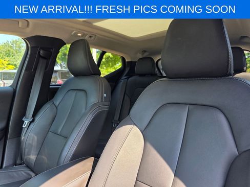Used 2024 Volvo XC40 B5 Plus AWD/4WD image 9