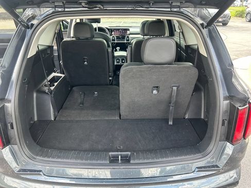Used 2023 Kia Sorento EX w/ Panoramic Sunroof Package FWD image 21
