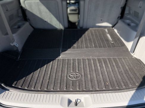 Used 2015 Toyota Highlander Limited Platinum AWD/4WD image 12