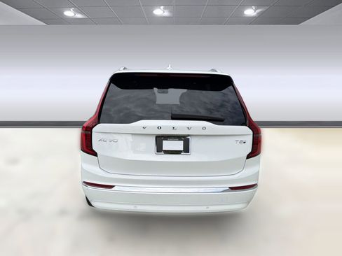 New 2026 Volvo XC90 T8 Plus w/ Protection Package AWD/4WD image 10