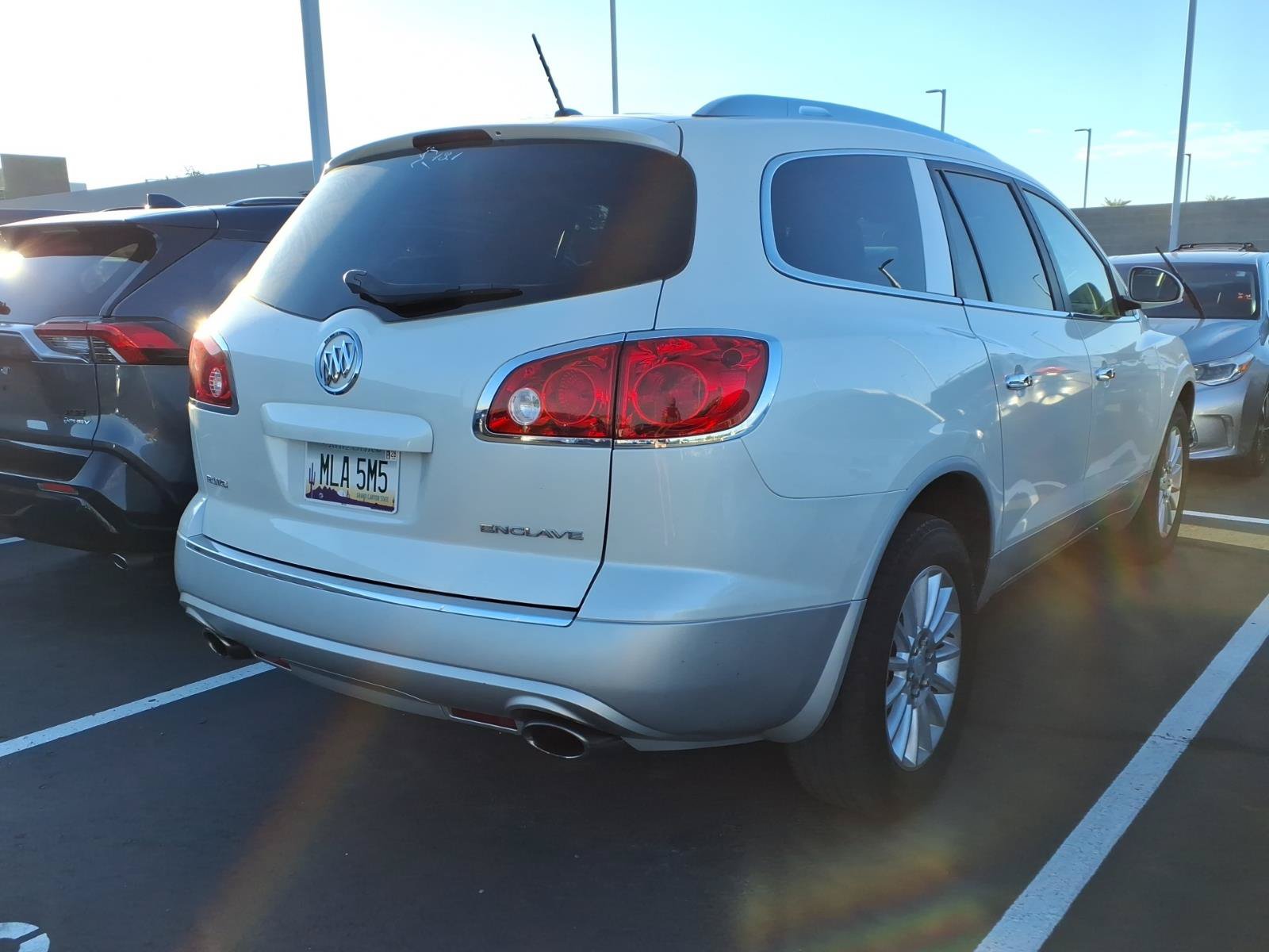 Used 2011 Buick Enclave CX FWD image 4