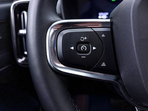 Used 2023 Volvo C40 P8 Recharge Ultimate image 29