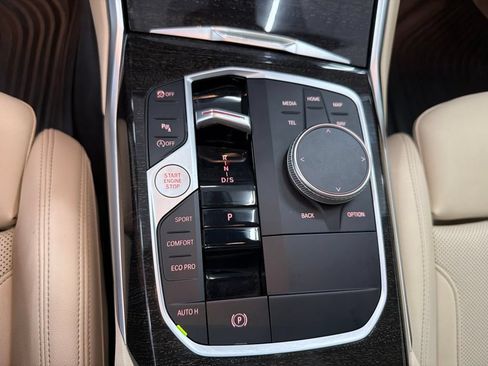 Used 2023 BMW 330i Sedan w/ M Sport Package RWD image 19