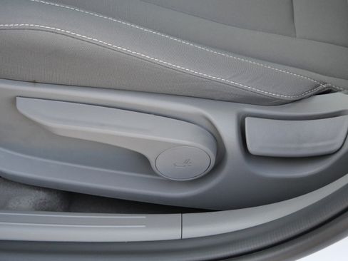 Certified 2025 Hyundai Elantra Sport image 20