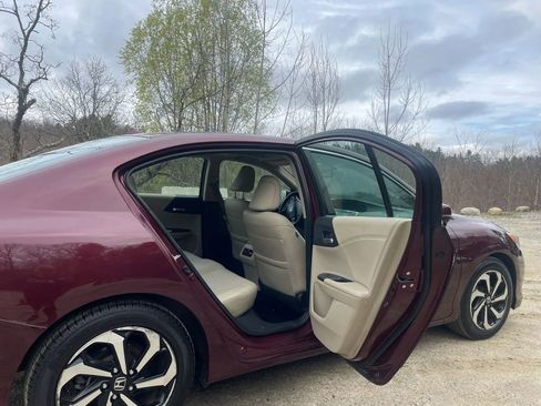 Used 2016 Honda Accord EX-L image 25