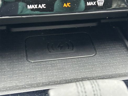 Used 2024 Jaguar F-PACE R-Dynamic S image 34