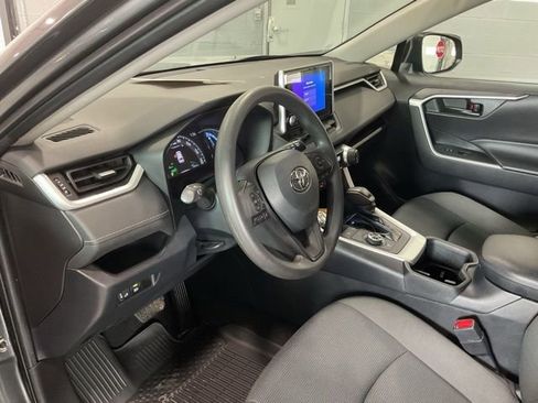 Used 2023 Toyota RAV4 LE image 9