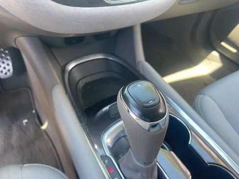 Used 2017 Chevrolet Malibu Hybrid FWD image 29
