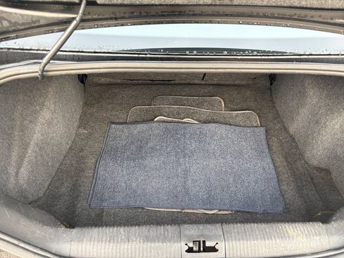 Used 2008 Ford Focus Sedan FWD image 5