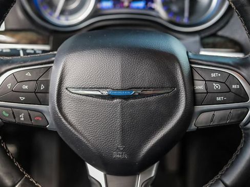 Used 2015 Chrysler 300 C RWD image 30