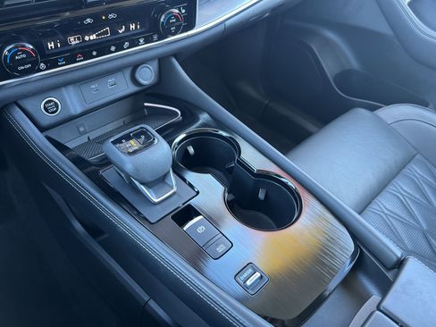 Certified 2023 Nissan Rogue Platinum w/ Platinum Premium Package image 28