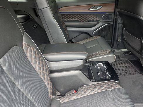 Used 2025 Jeep Grand Cherokee L Summit AWD/4WD image 23