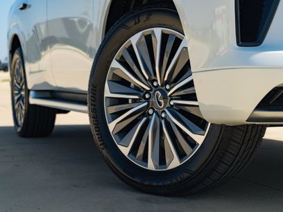 New 2027 INFINITI QX80 Luxe
