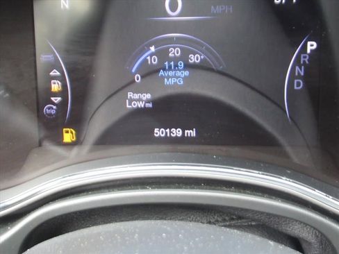 Used 2021 Jeep Grand Cherokee Laredo X image 30