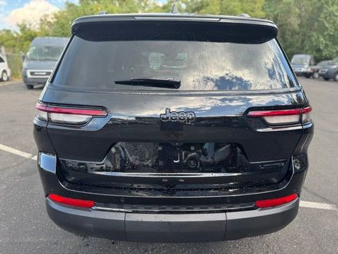 New 2025 Jeep Grand Cherokee L Limited w/ Black Appearance Package image 5